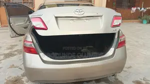 Toyota Camry 2008 Gold