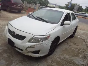 Toyota Corolla 2009 White