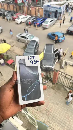New Apple iPhone 16 Pro 128 GB White