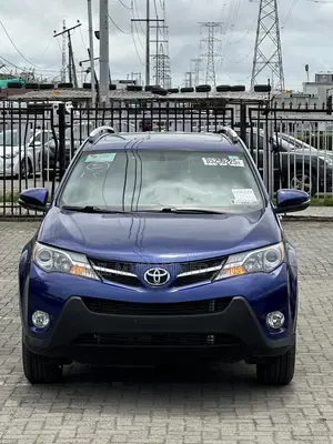 Toyota RAV4 XLE 4dr SUV AWD (2.5L 4cyl 6A) 2014 Blue