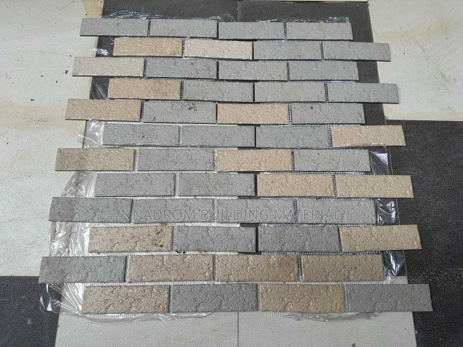 30/30 Beige and Grey Bricks Mosaic