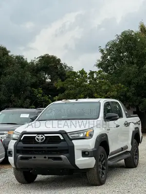 New Toyota Hilux 2025 White