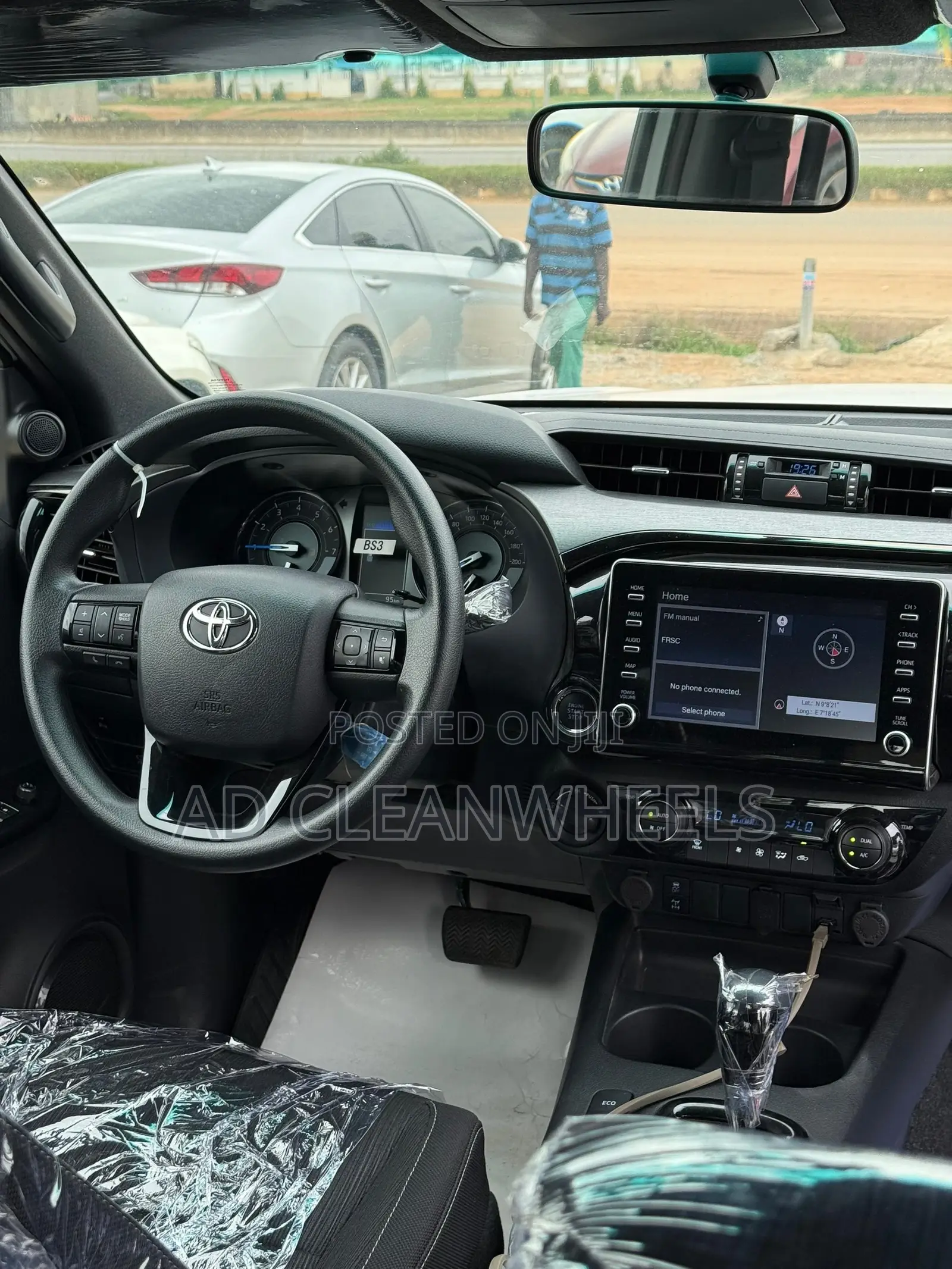 New Toyota Hilux 2025 White