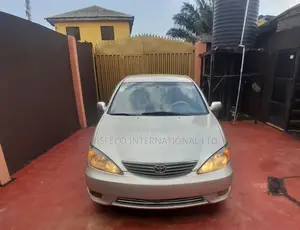 Toyota Camry 2.4 WT-i 2005 Gold