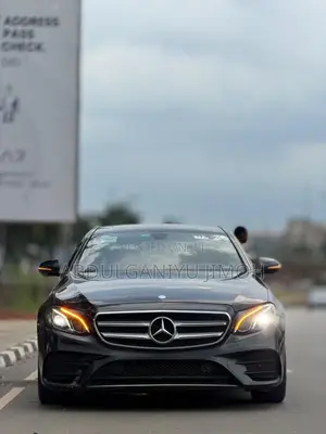 Mercedes-Benz E300 2017 Black