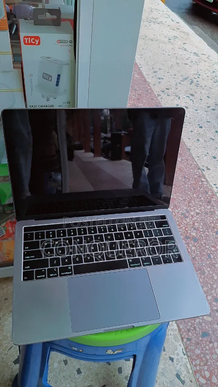 Laptop Apple MacBook Pro 2019 8GB Intel Core i5 SSD 128GB