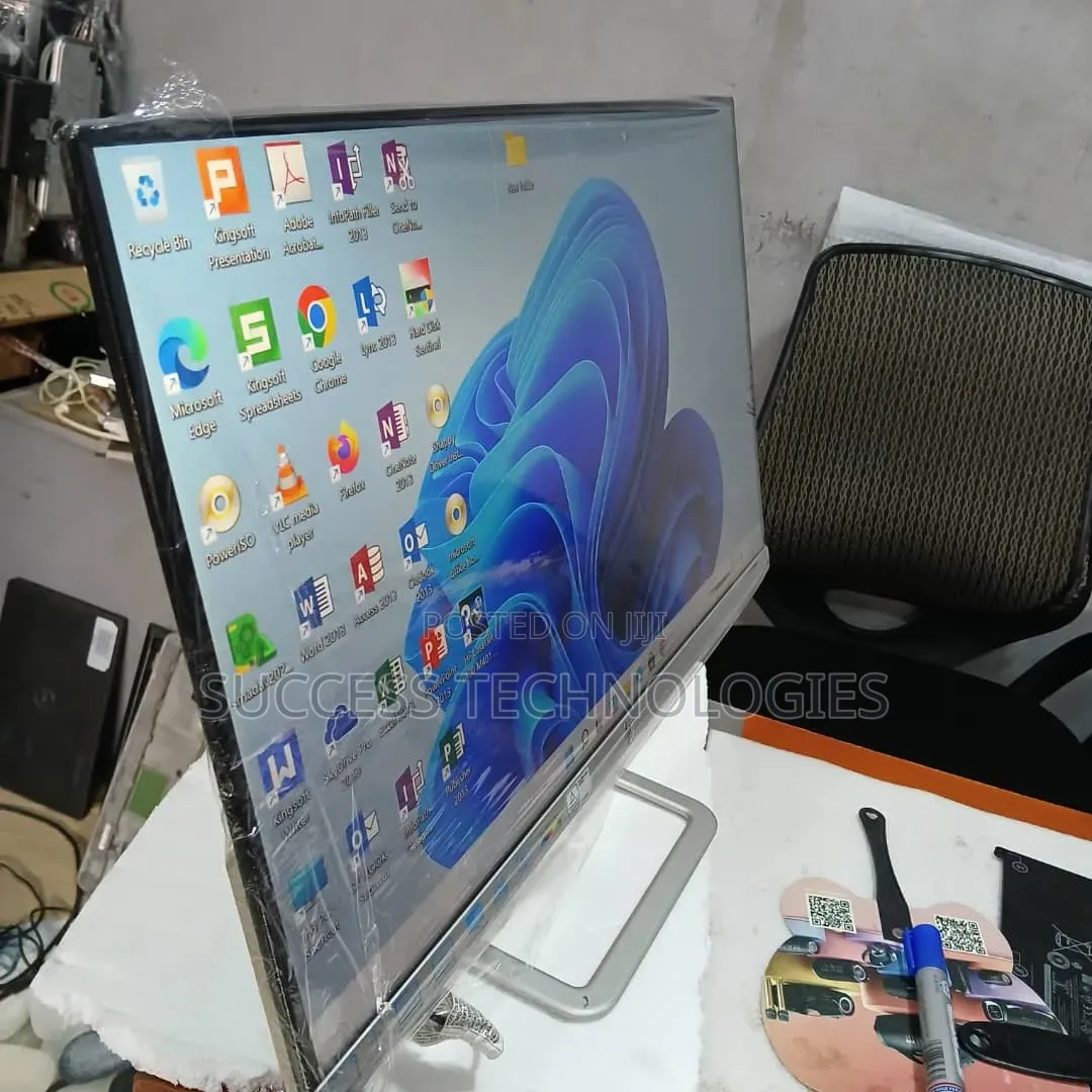 HP 24ea 23.8-Inch