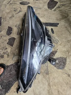 Headlamp Toyota Cross Available