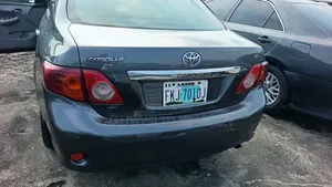 Toyota Corolla LE 4dr Sedan (1.8L 4cyl 4A) 2010 Gray
