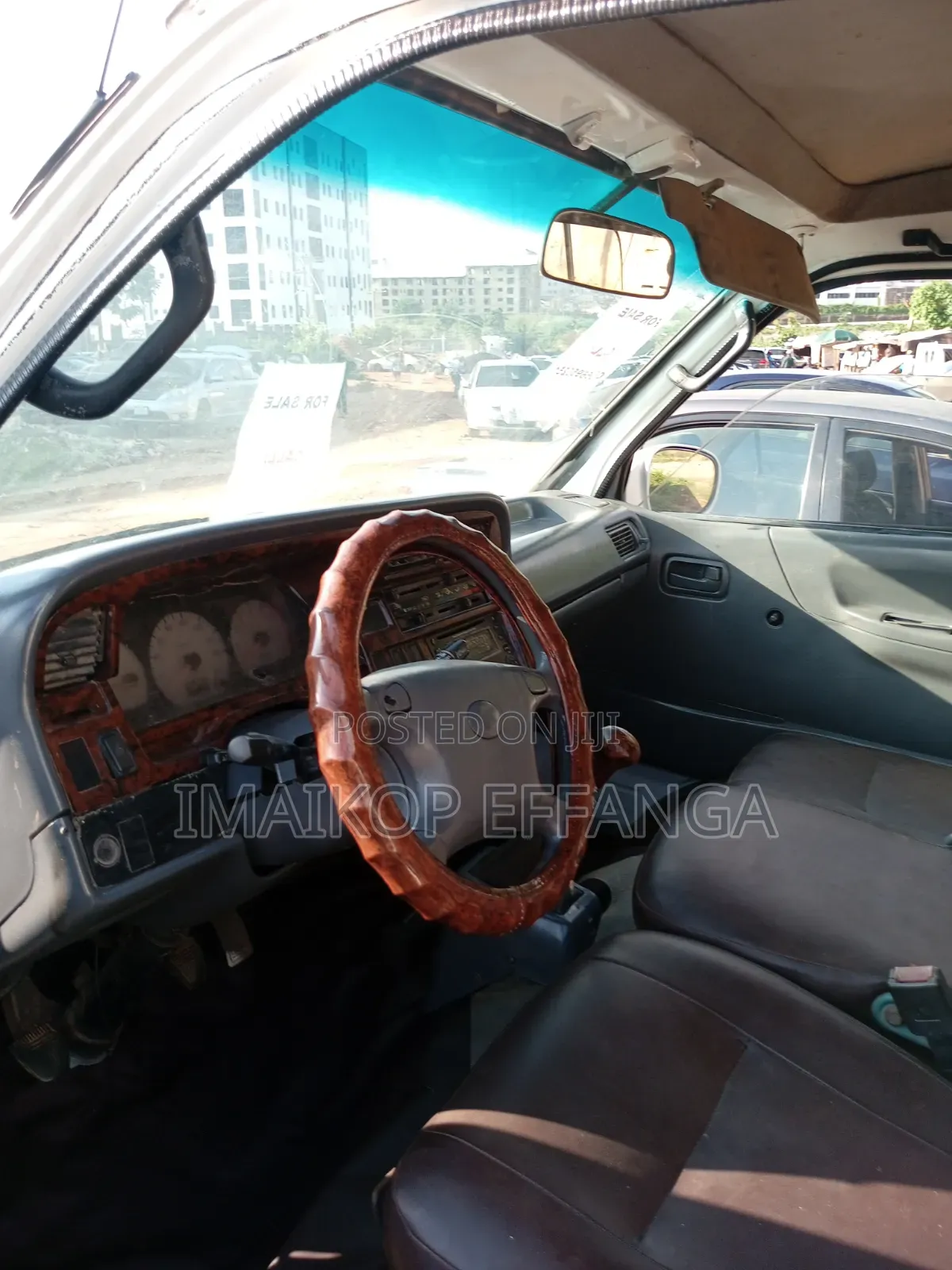 Toyota HiAce 2013 White