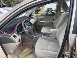 Toyota Corolla 2009 Gold