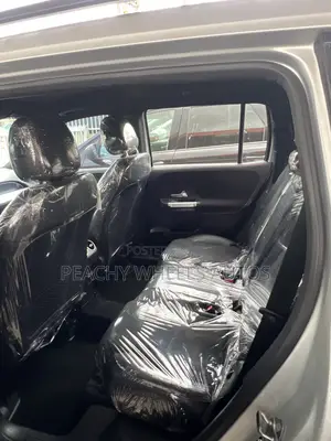 Mercedes-Benz GLB-Class 2022 Silver