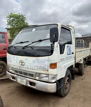 Toyota Dyna 100 First Body 2.4l Petrol