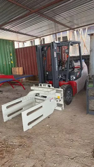 Clamp-Type Forklift – 3 Ton