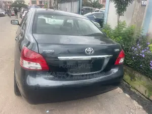 Toyota Yaris 1.5 Automatic 2009 Gray