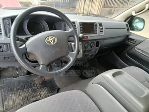 Toyota HiAce 2008 Black