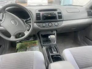 Toyota Camry LE 4dr Sedan (2.4L 4cyl 5A) 2006 Silver