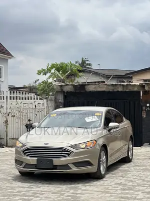 Ford Fusion SE FWD 2018 Gold