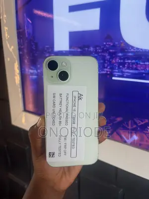 Apple iPhone 15 128 GB Green