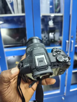 Canon Gamera EOS R50