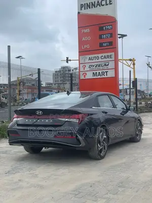 Hyundai Elantra 2024 Black