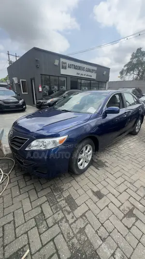 Toyota Camry 2011 Blue