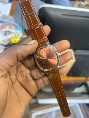 Patek Philippe-Inspired Tonneau Wristwatch