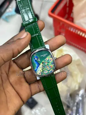 Patek Philippe-Inspired Tonneau Wristwatch