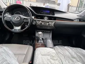 Lexus ES 2018 Black