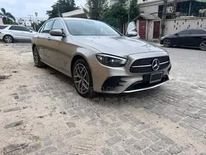Mercedes-Benz E350 2022 Beige