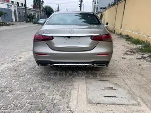 Mercedes-Benz E350 2022 Beige