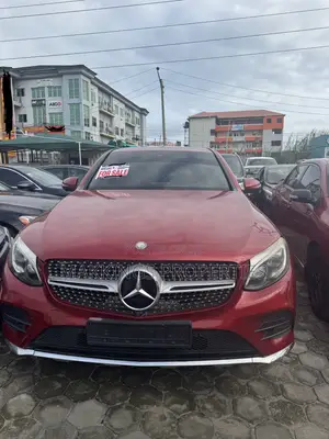 Mercedes-Benz C250 2017 Red