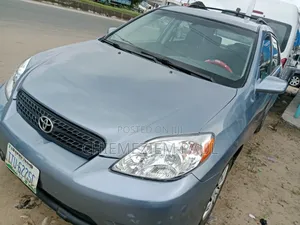 Toyota Matrix Hatchback FWD (1.8L 4cyl 5M) 2007 Blue