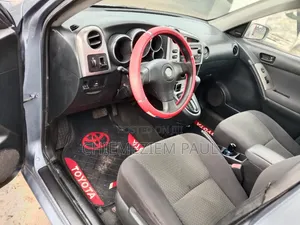 Toyota Matrix Hatchback FWD (1.8L 4cyl 5M) 2007 Blue