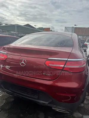 Mercedes-Benz C250 2017 Red