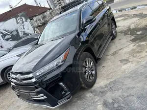 Toyota Highlander LE 4x2 (2.7L 4cyl 6A) 2016 Black