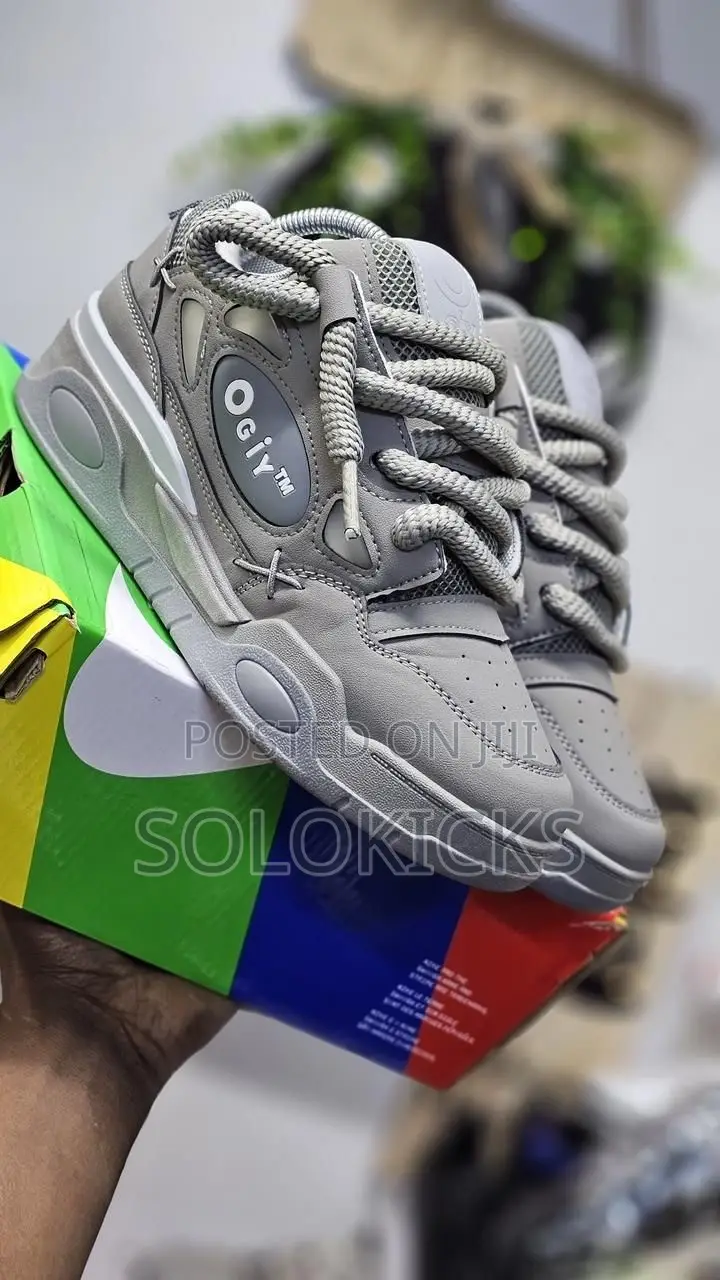 Ogyi Sneakers