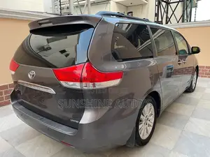 Toyota Sienna Limited FWD 7-Passenger 2013 Gray