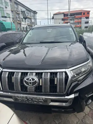 Toyota Land Cruiser Prado 2016 Black