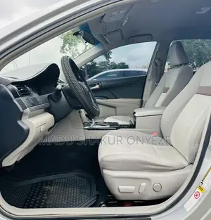 Toyota Camry LE 4dr Sedan (2.5L 4cyl 6A) 2013 Silver