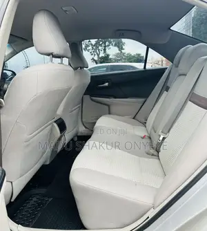 Toyota Camry LE 4dr Sedan (2.5L 4cyl 6A) 2013 Silver