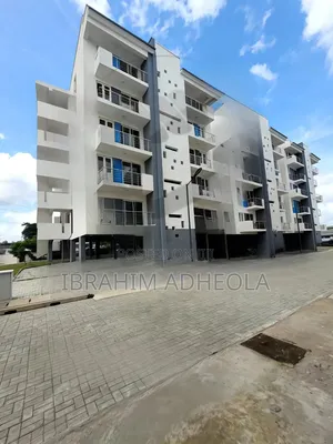 4bdrm Maisonette in Ilupeju Estate for sale