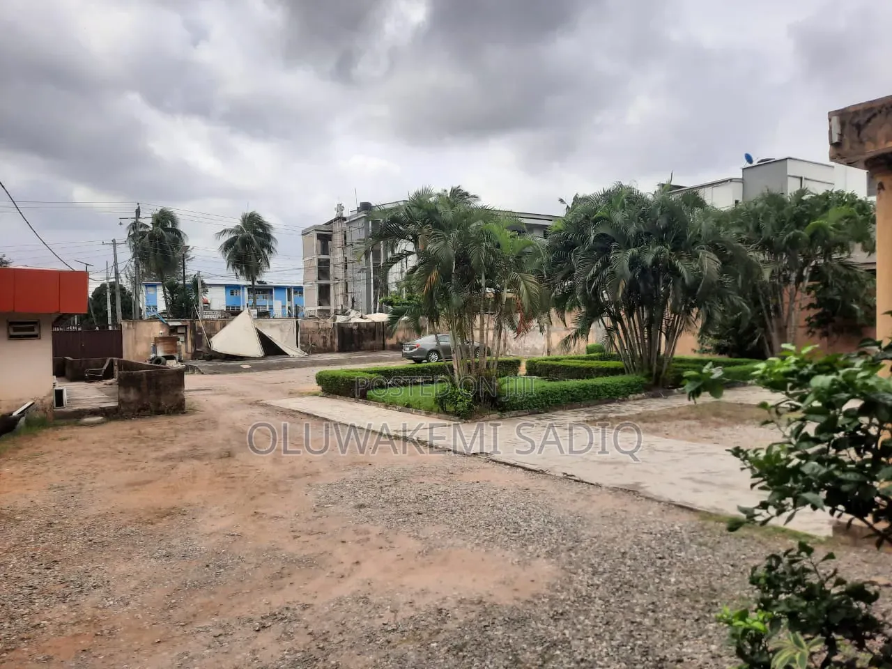 10 Rooms Detached Bungalow