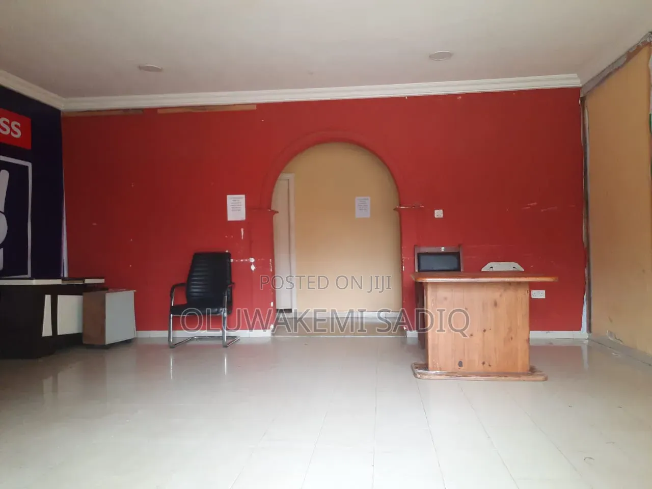 10 Rooms Detached Bungalow