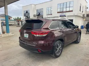 Toyota Highlander 2017 Red