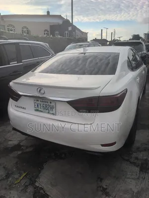Lexus ES 350 FWD 2015 White