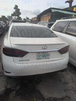 Lexus ES 350 FWD 2015 White