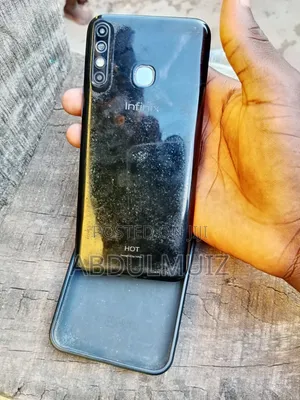 Infinix Hot 8 32 GB Black