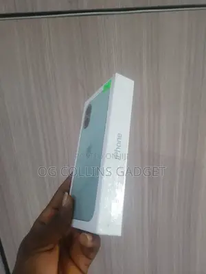 New Apple iPhone 16 Plus 256 GB Green