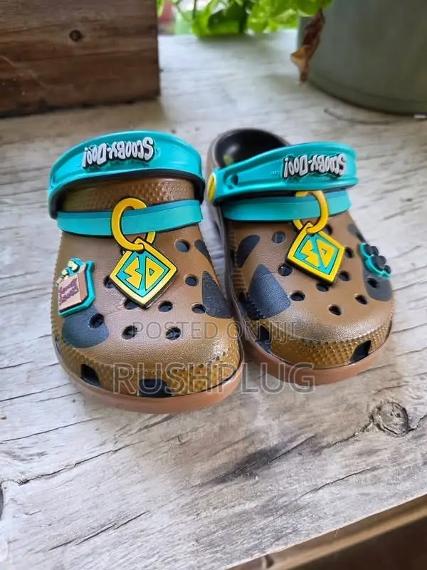 Crocs X Scooby-Doo Classic Clogs🦮!!
